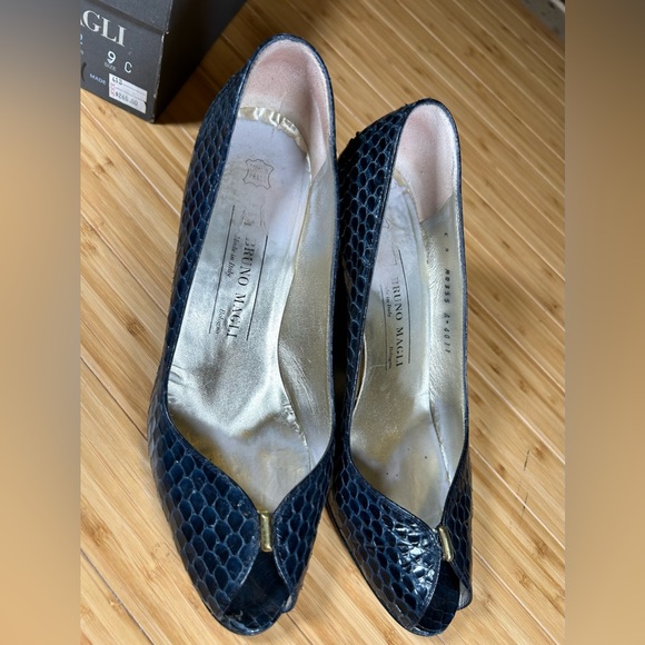 Vintage Bruno Magli Blue Snakeskin Print Peep Toe Size 9 - Picture 7 of 14